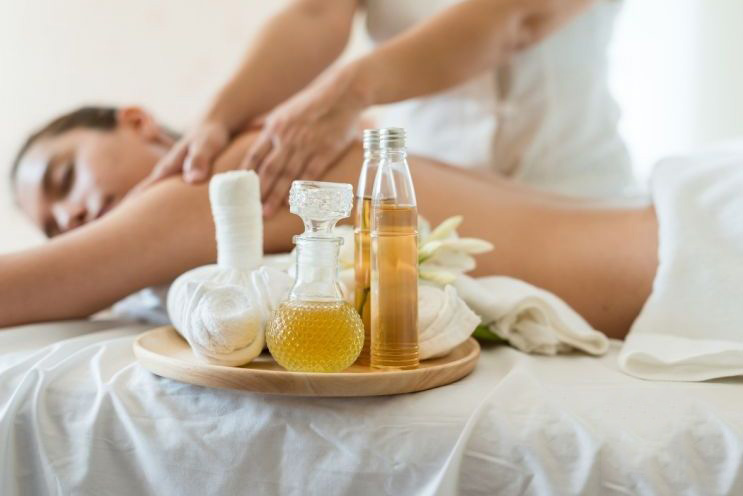 Pyrites Spa Delhi Aroma Massage